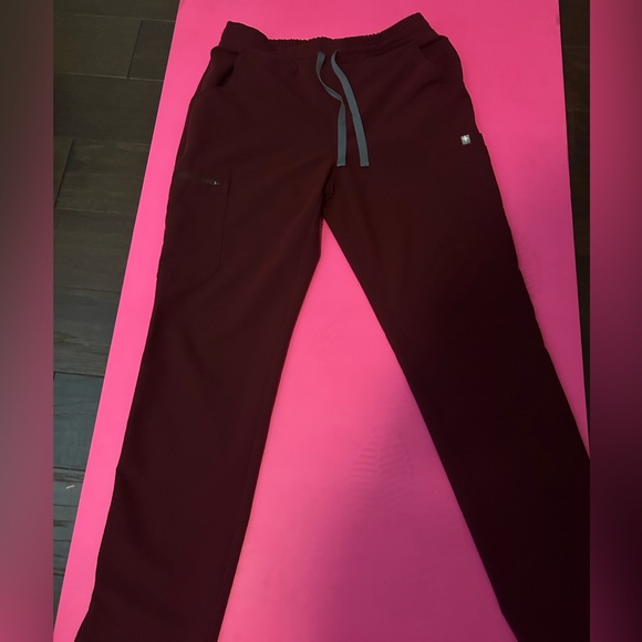 Figs scrubs - Picture 2 of 2